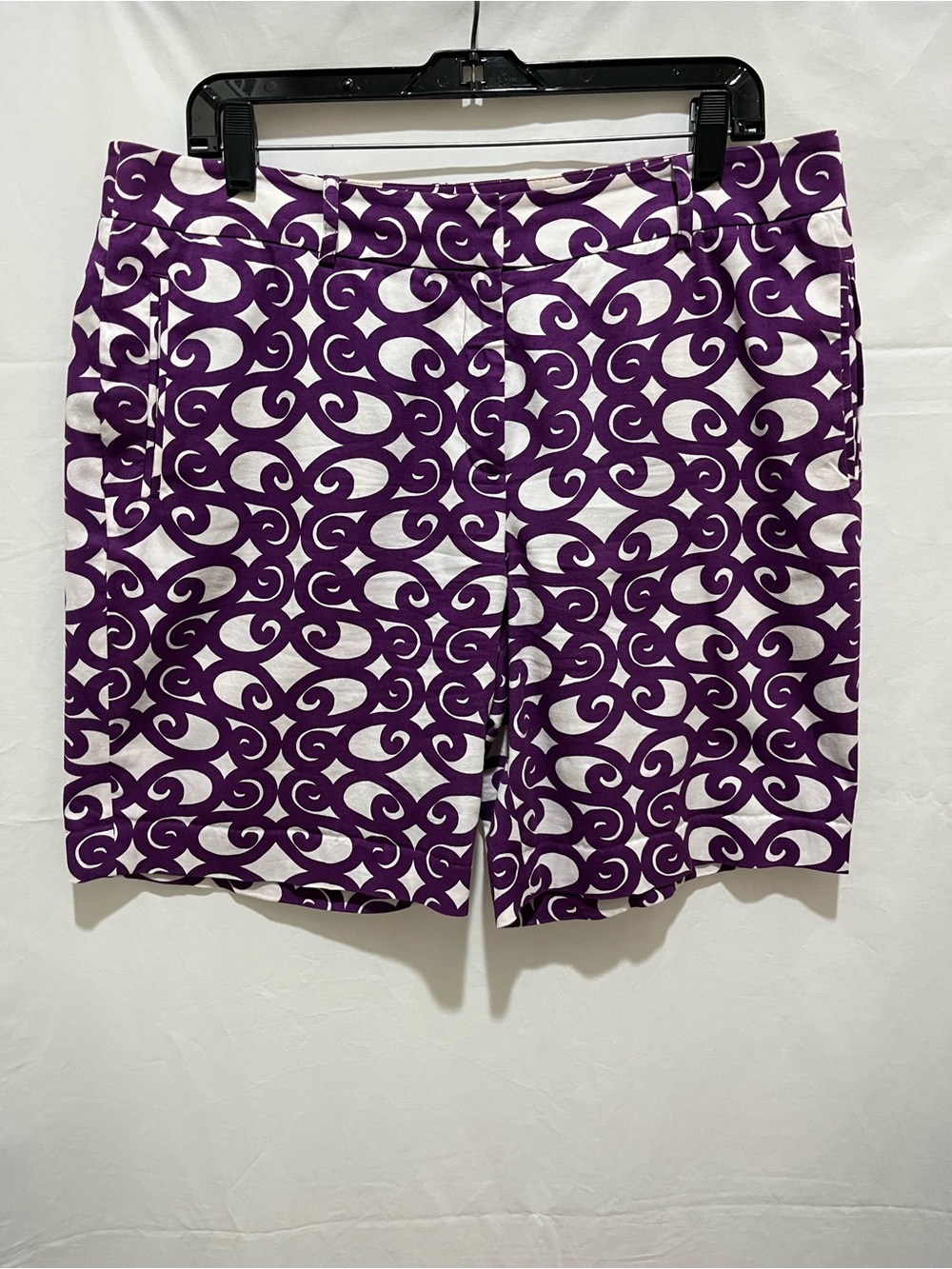 Lafayette 148 New York Purple and White Patterned Bermuda Shorts 🩳 
97%cotton